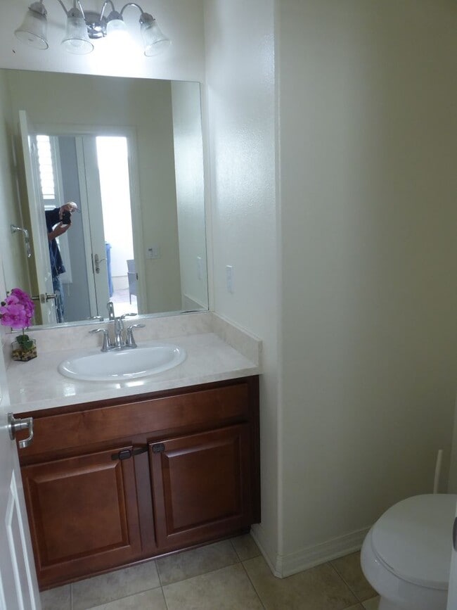 28225 N Via Sonata Dr in Santa Clarita, CA - Building Photo - Building Photo