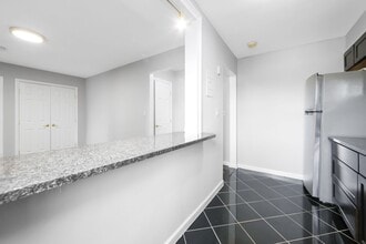 2339 Hudson Terrace in Fort Lee, NJ - Building Photo - Building Photo