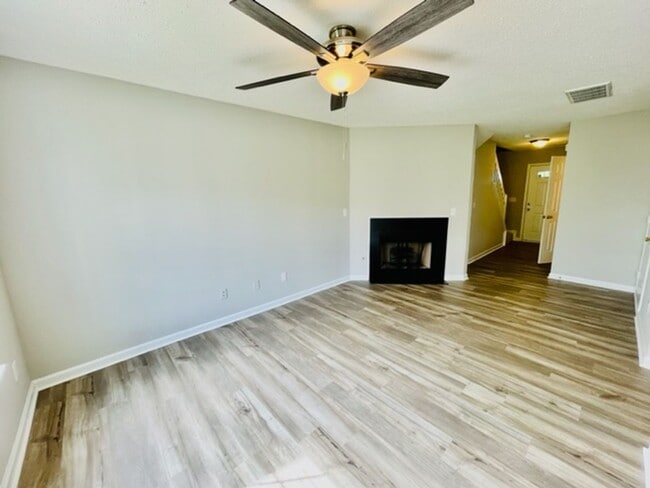 2707 N Keswick Way in Greensboro, NC - Building Photo - Building Photo