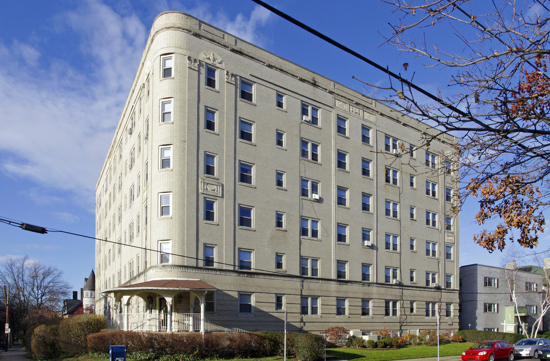 Frontenac Apartments in Pittsburgh, PA - Building Photo