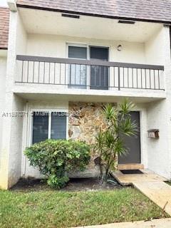 5277 SW 40th Ave in Davie, FL - Building Photo