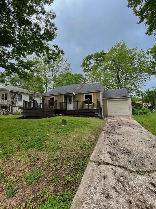 7220 Park Ave in Kansas City, MO - Building Photo