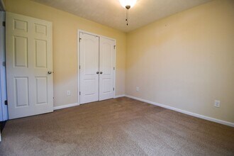 494 Hogart St in Raeford, NC - Building Photo - Building Photo