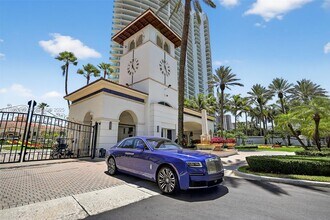 20155 NE 38th Ct in Aventura, FL - Building Photo - Building Photo