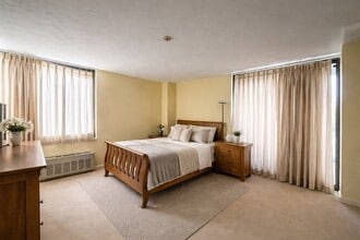 77 Adams St, Unit 303 in Quincy, MA - Building Photo - Building Photo