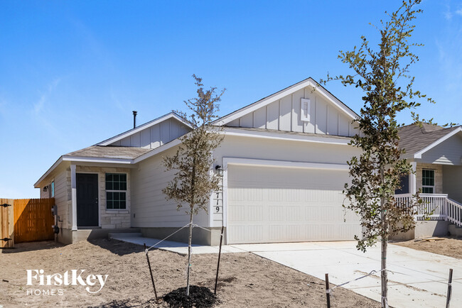 10719 Prusiner Dr in Converse, TX - Building Photo - Building Photo