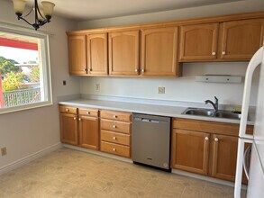 7300 Boris Ct in Rohnert Park, CA - Building Photo - Building Photo