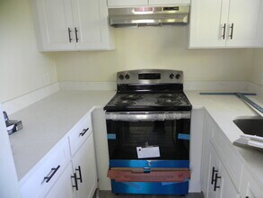 32 Deerfield St-Unit -2 in Norwalk, CT - Building Photo - Building Photo