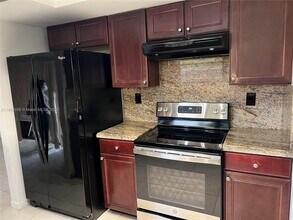 11545 SW 101st Terrace in Miami, FL - Building Photo - Building Photo