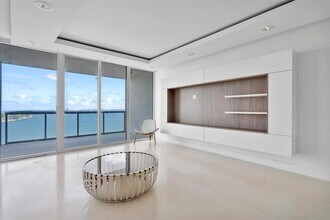 601 NE 36th St, Unit 1310 in Miami, FL - Building Photo - Building Photo