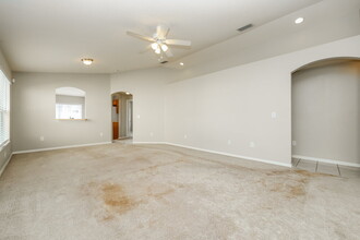 12749 Evington Point Dr, Unit F005 in Riverview, FL - Foto de edificio - Building Photo