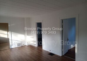 2050 Berdan Ave in Toledo, OH - Building Photo