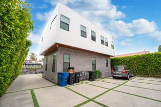 1805 S Longwood Ave in Los Angeles, CA - Building Photo - Building Photo