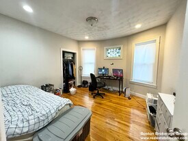 157 E Cottage St, Unit 1 in Boston, MA - Building Photo