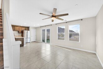 366 Rosefinch St in Henderson, NV - Building Photo - Building Photo