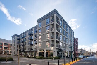 The Emery in Emeryville, CA - Foto de edificio - Building Photo