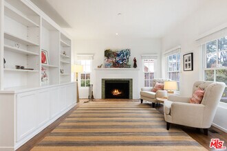 2316 Washington Ave in Santa Monica, CA - Building Photo - Building Photo