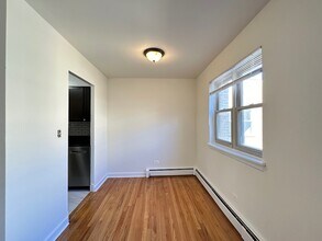 6830 N Sheridan Rd in Chicago, IL - Foto de edificio - Building Photo