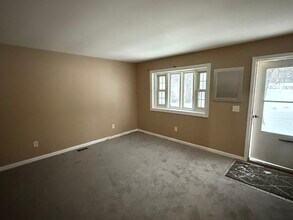 596 Bloomfield Ave in Pontiac, MI - Building Photo - Building Photo