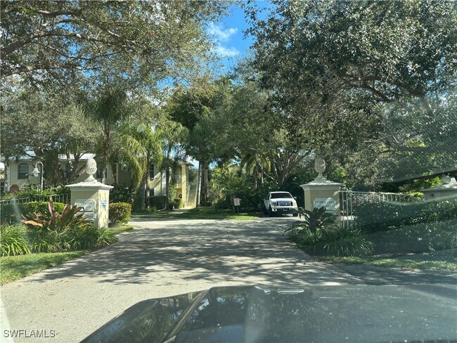 property at 1270 Shady Rest Ln