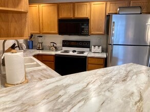 10410 N Cave Creek Rd, Unit 1097 in Phoenix, AZ - Building Photo - Building Photo