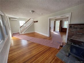 7 Bonnie Brae Ave in Granite Springs, NY - Building Photo - Building Photo