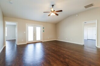 2608 Royal Pointe Dr in Green Cove Springs, FL - Foto de edificio - Building Photo