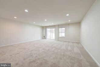41683 Overmyer Terrace in Aldie, VA - Building Photo - Building Photo