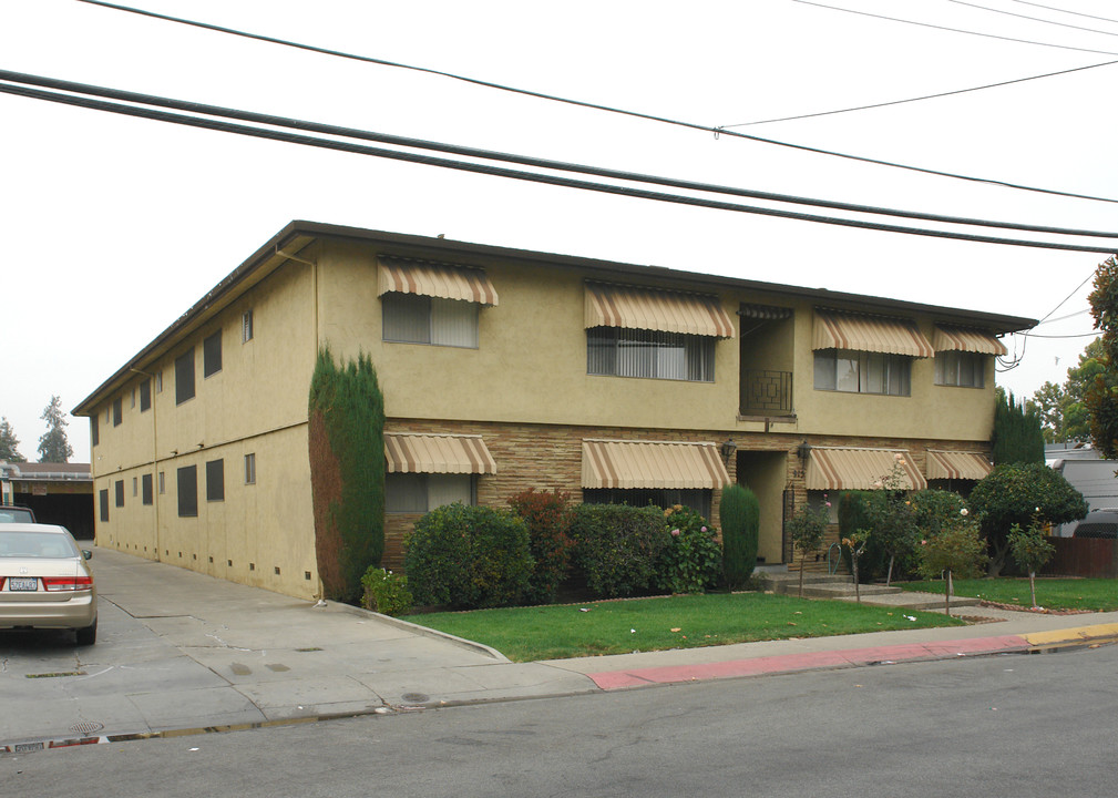 915 Del Mar Ave in San Jose, CA - Foto de edificio