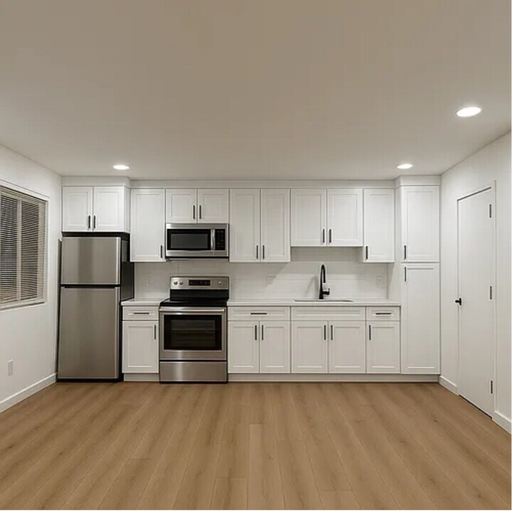 331 W Windsor Rd in Glendale, CA - Building Photo