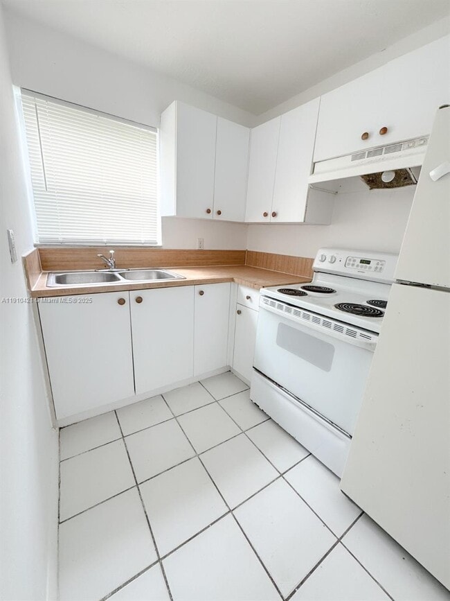 2840 NW 15th Ct in Fort Lauderdale, FL - Building Photo - Building Photo