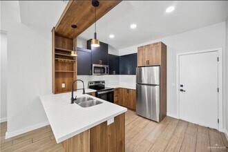 1406 S Michigan St in Alton, TX - Building Photo - Building Photo