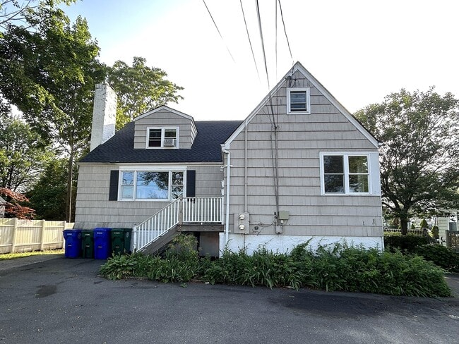 1345 Main St