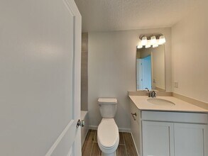 2165 Windward Cay Ln in Middleburg, FL - Foto de edificio - Building Photo