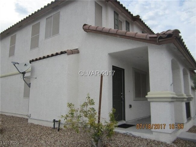 8233 Amphora St in Las Vegas, NV - Building Photo - Building Photo