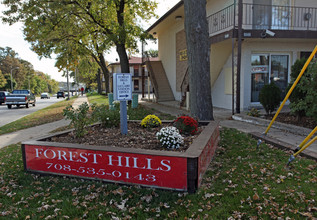 Forest Hills Apartments in Oak Forest, IL - Building Photo - Building Photo