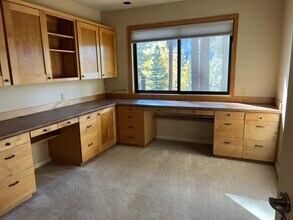 13765 Mogul Way in Truckee, CA - Building Photo - Building Photo