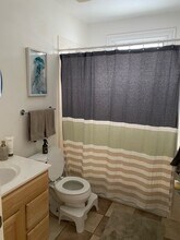 605 4th St NE, Unit 2 in Minneapolis, MN - Foto de edificio - Building Photo