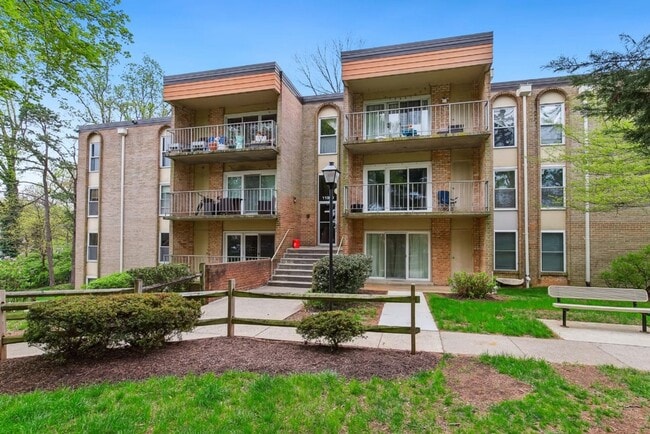 property at 11909 Parklawn Dr