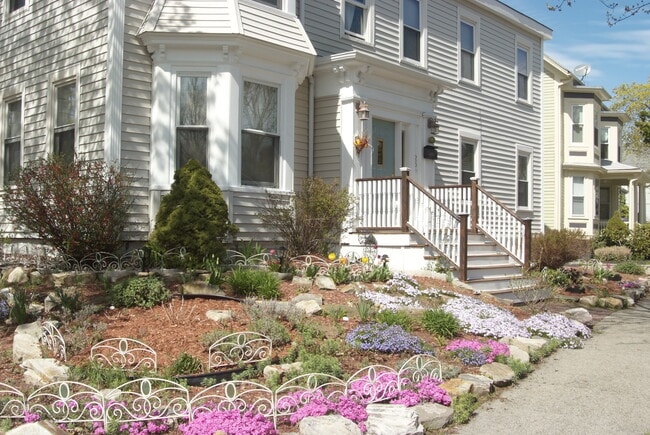 25 Baltimore St, Unit 25 Baltimore St. in Lynn, MA - Foto de edificio - Building Photo