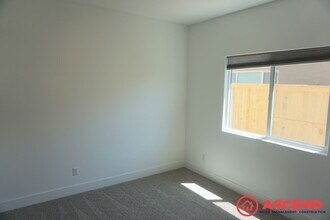 9718 Cotton Creek Dr in Shafter, CA - Building Photo - Building Photo