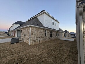 3202 SW Lovely Ln in Bentonville, AR - Building Photo - Building Photo