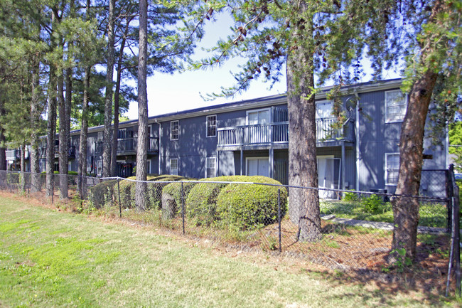 Brookstone Apartments in Hueytown, AL - Foto de edificio - Building Photo