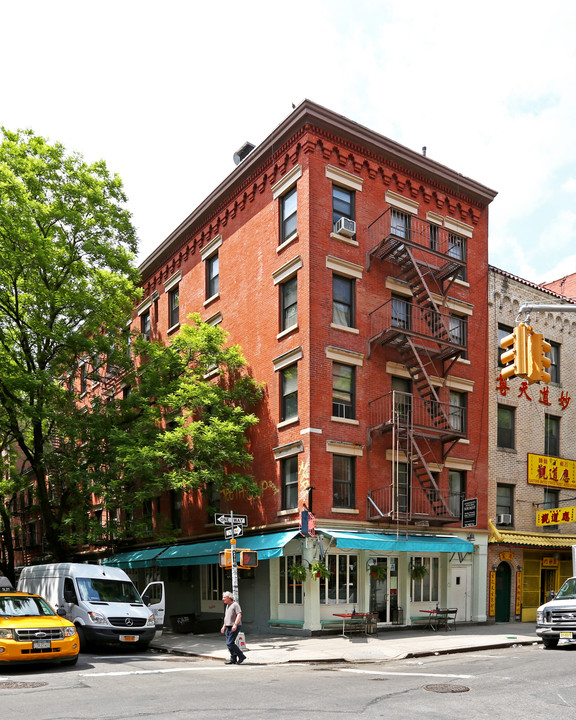 14 Spring St in New York, NY - Foto de edificio