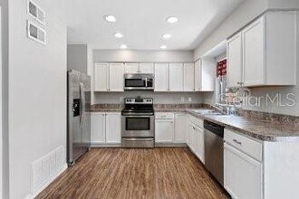 450 Longwood Cir in Longwood, FL - Building Photo - Building Photo