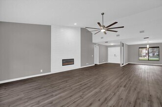 3966 Lake Mira Dr in Orlando, FL - Building Photo - Building Photo
