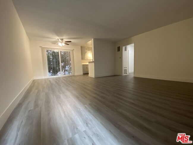 property at 1808 N Harvard Blvd