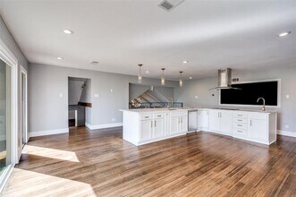 2910 S Country Club Rd in Garland, TX - Building Photo - Building Photo