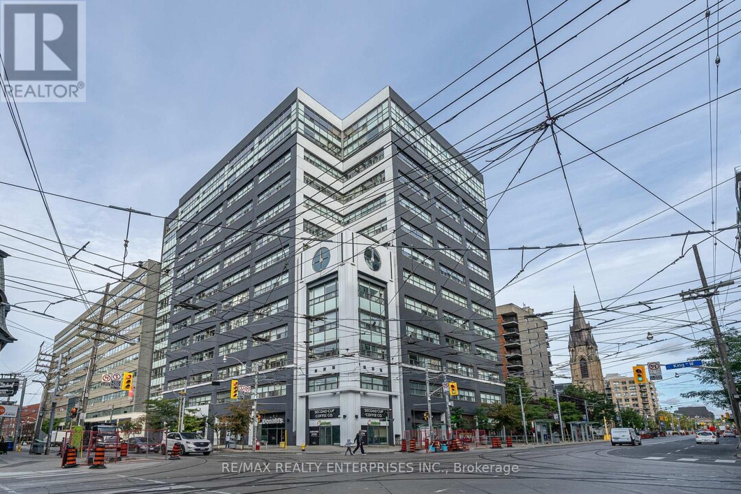 700-700 King St W in Toronto, ON - Building Photo