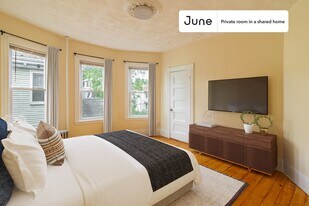 Room in Shared 4 bed/1 bath home in Boston, MA - Building Photo